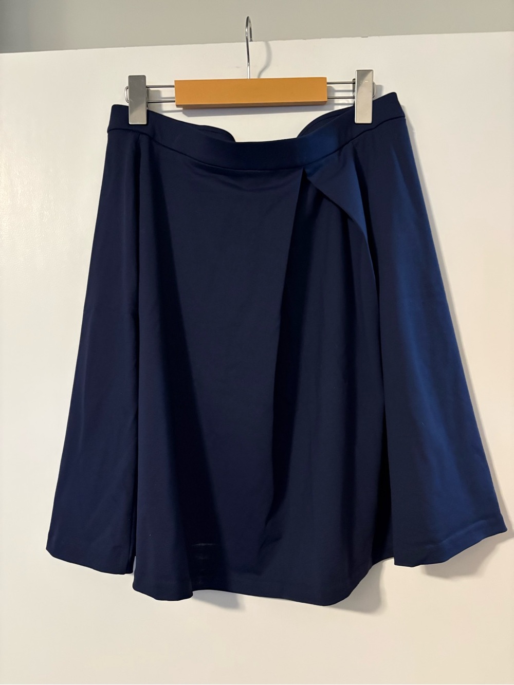 NWOT Adrienne Vittadini Deep Navy Circle Skirt with Front Fold